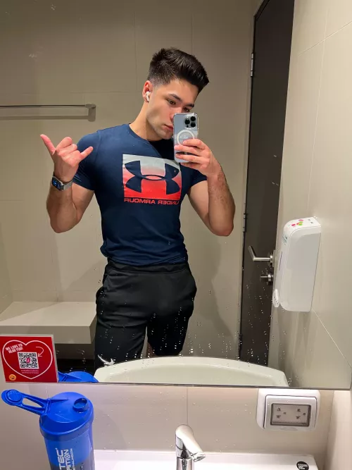 🤙🏼 by tripodtouch