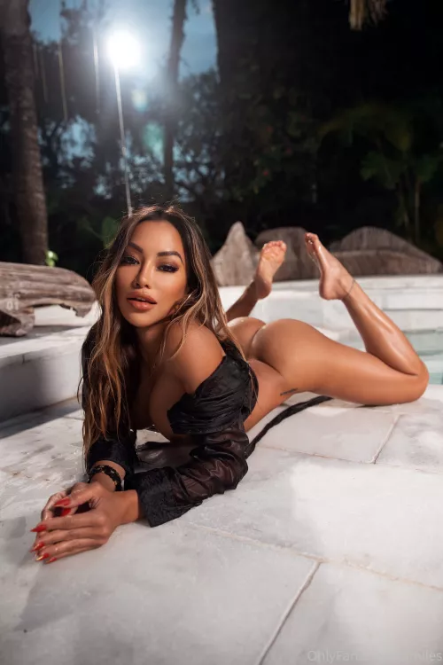 🍑🍑🍑 by Swhite2323