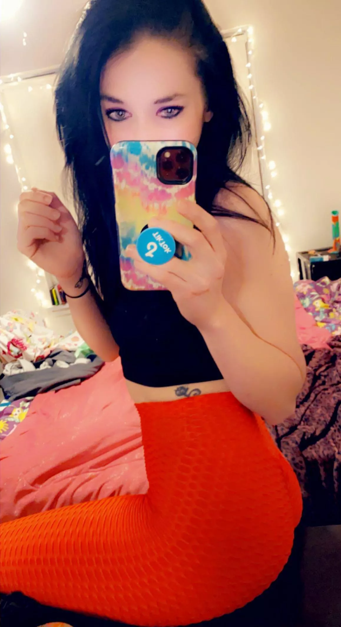 💥 posted by Brielle33