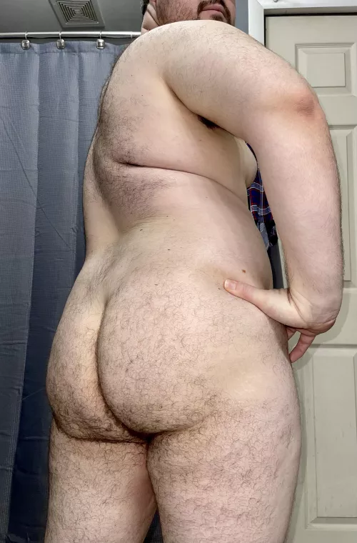 🍑 by Curious_Cub95