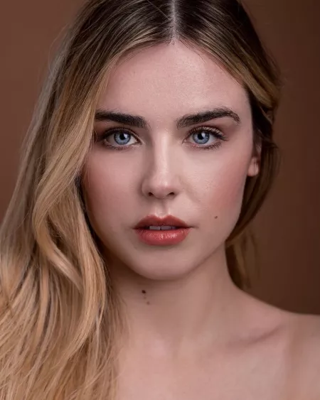 👱🏻‍♀️ by impulsive303