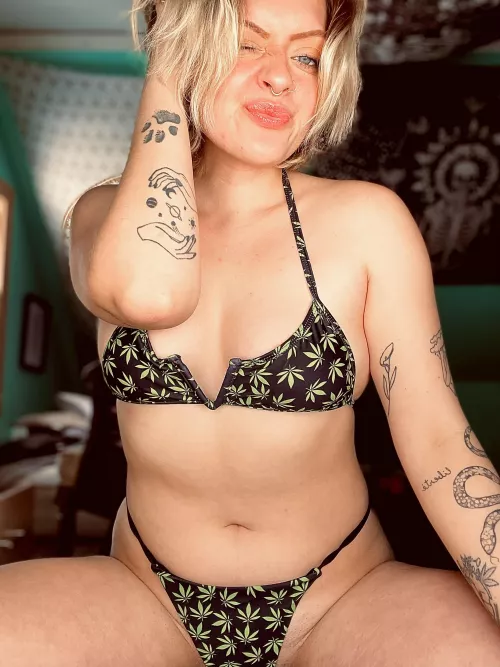 👅👅🥦🥦 by Physical_Aside_6777