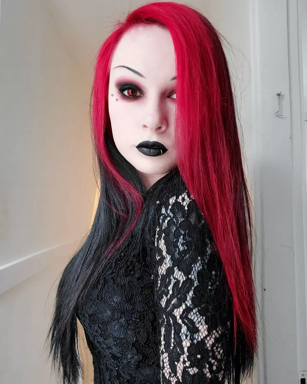 🇨🇦 💋 🖤 🩸 posted by xmissxlilith