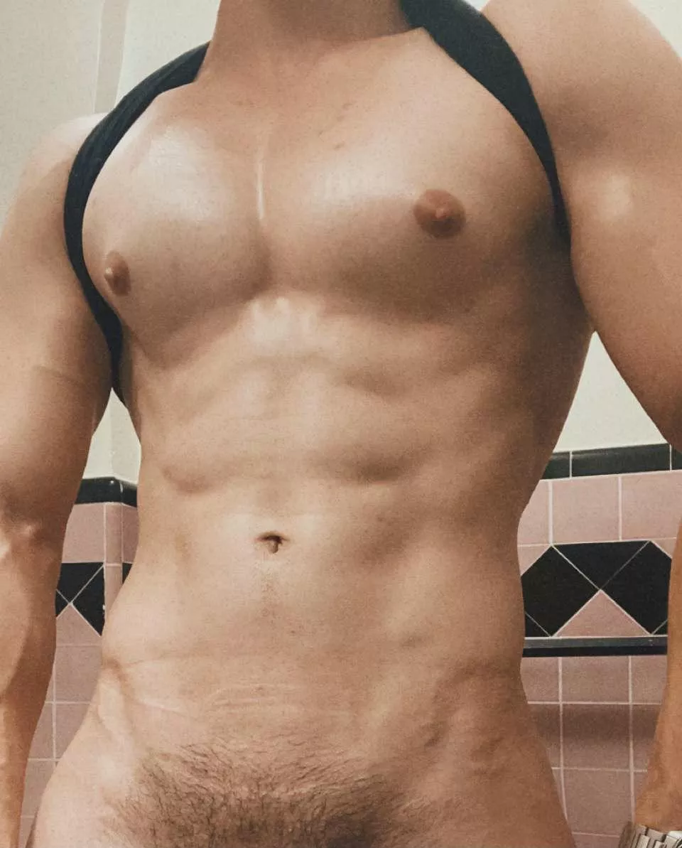 💪💪🤤 posted by jameszim17