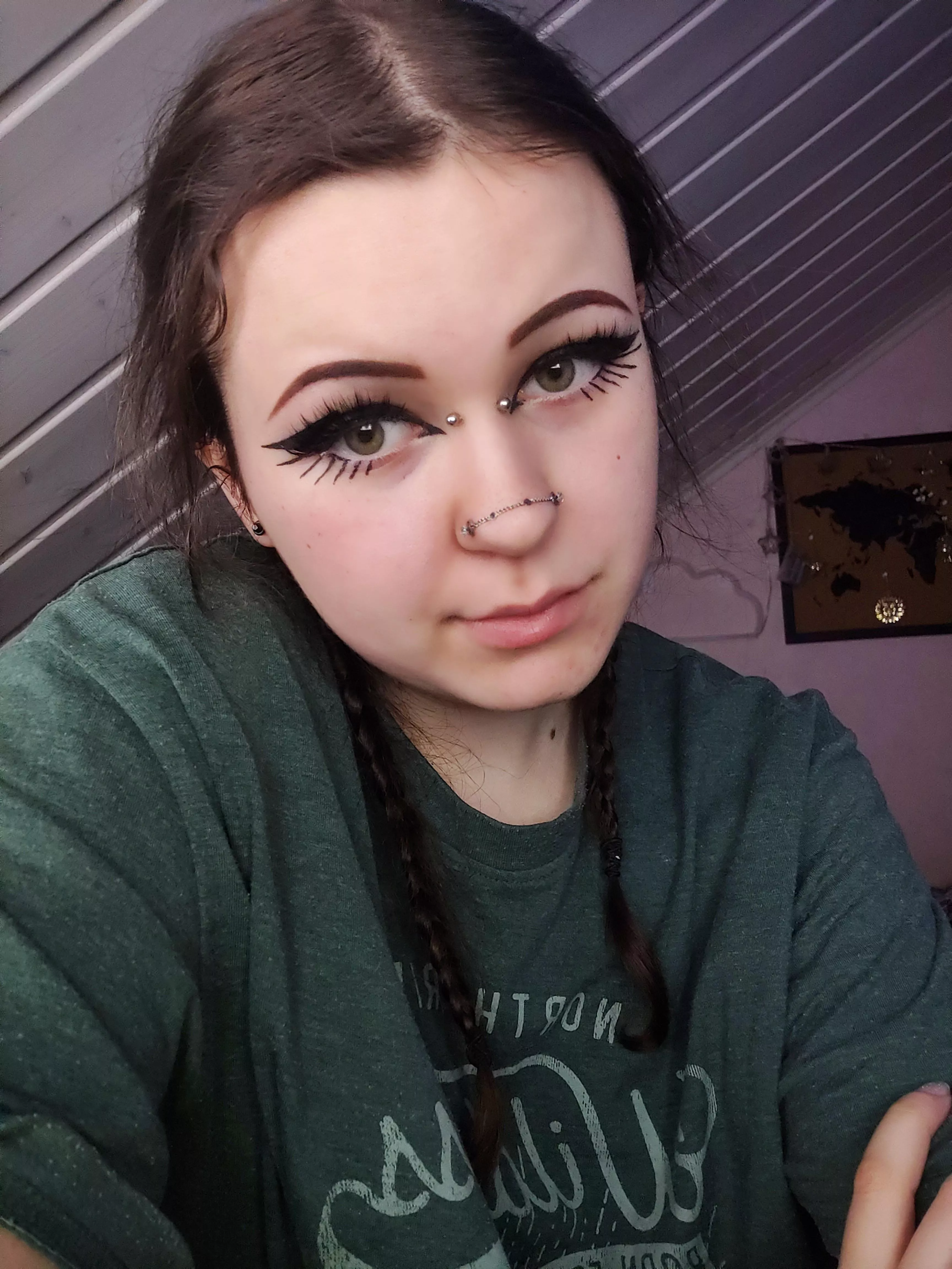 😽 posted by PleasurePetElle