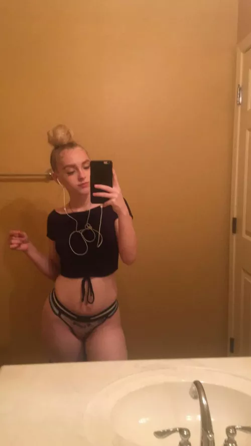 👋 by AlyssaWamsley