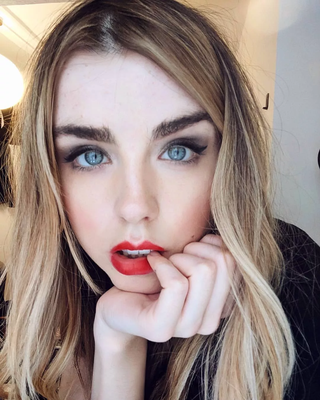 💋 posted by impulsive303