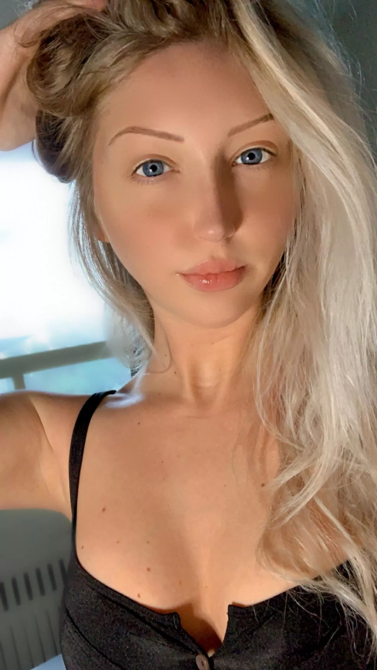 🔞🖤 posted by torontoblondie6