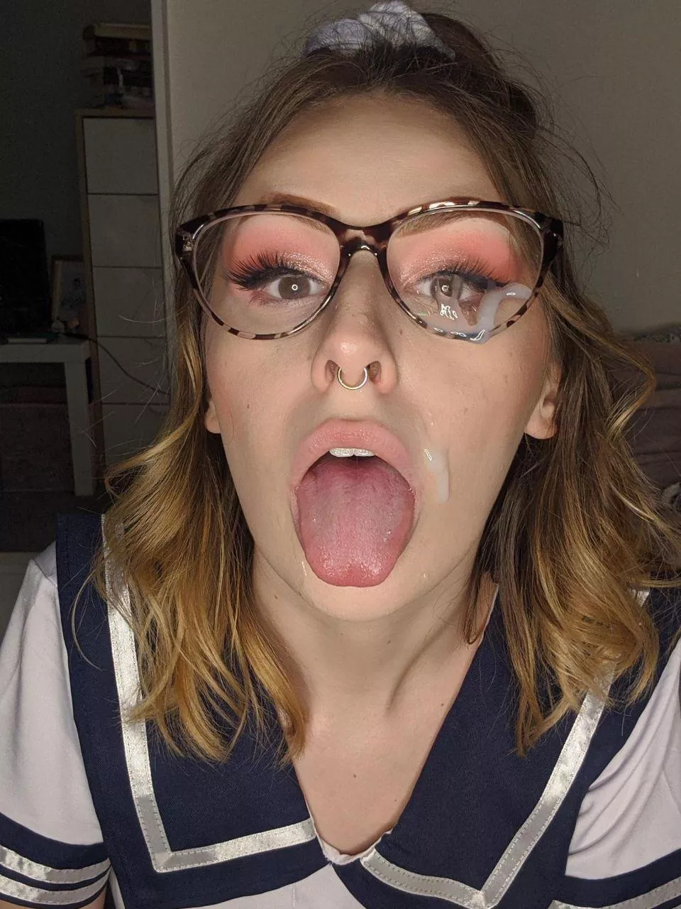 😳 posted by its_okay_to_decay