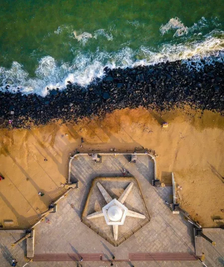 😍 by Alarming-Hope