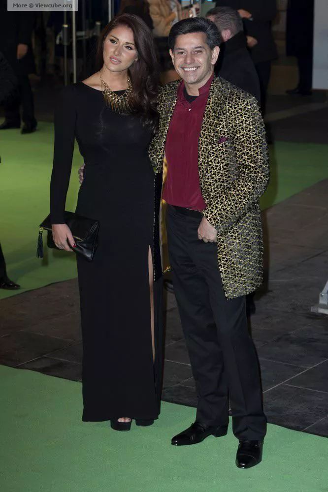 😉 posted by petros44