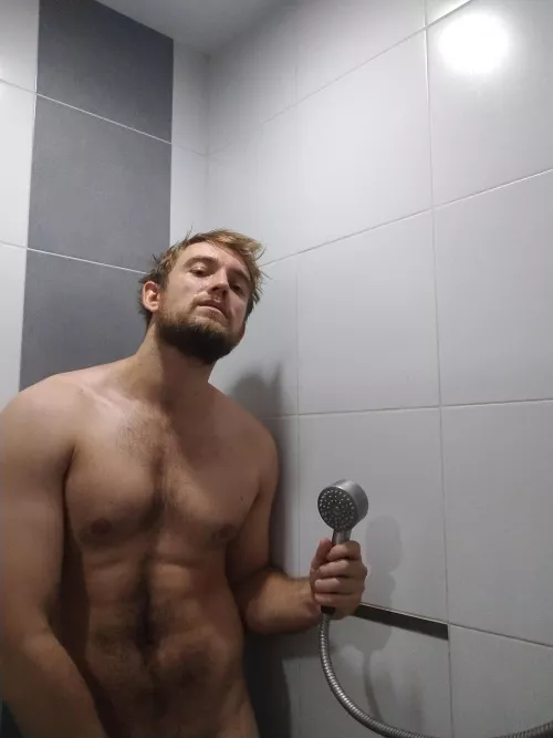 😉 🚿 by BenUKfriendly