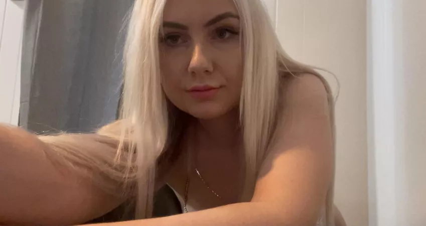 👱🏻‍♀️ by jennydelin