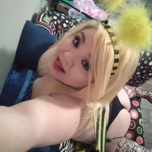 🐝💝 by Farrah_Lew_whew99