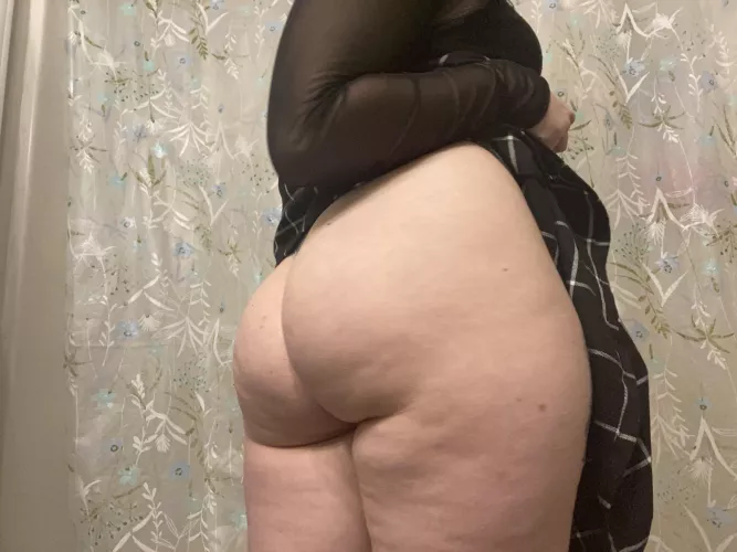 🍑🖤 by beelzebubswhore