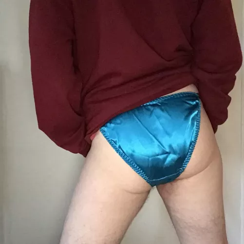 😘 by satinaddict39