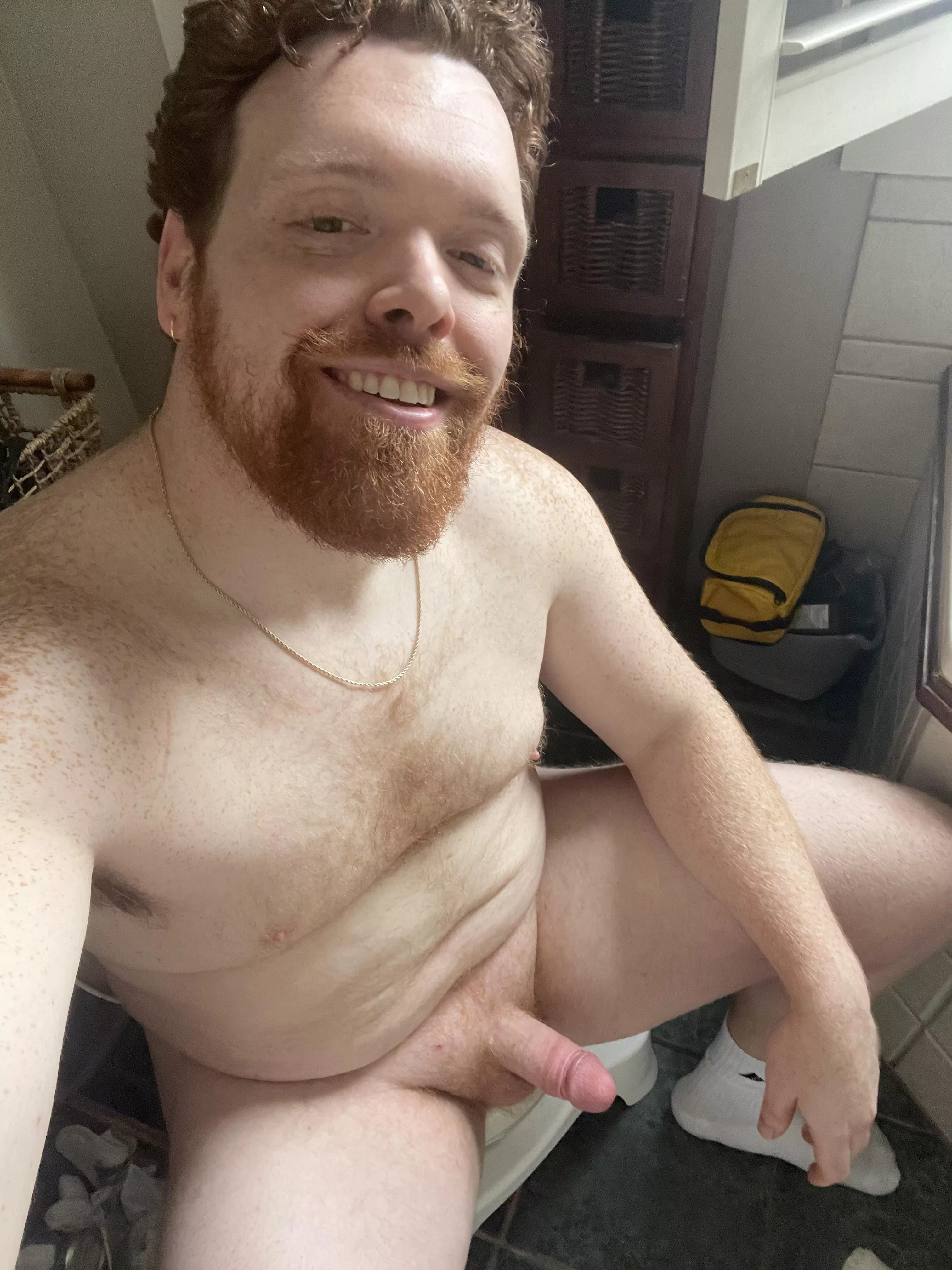 😬😳 posted by hellono1991-