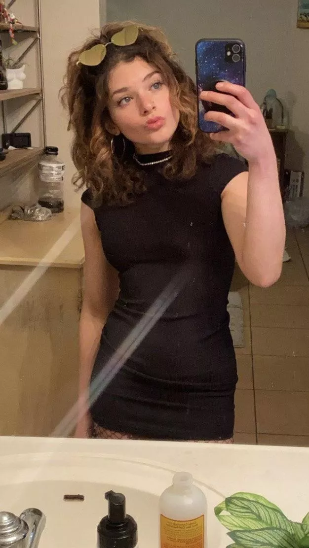 😘 posted by posting_poston