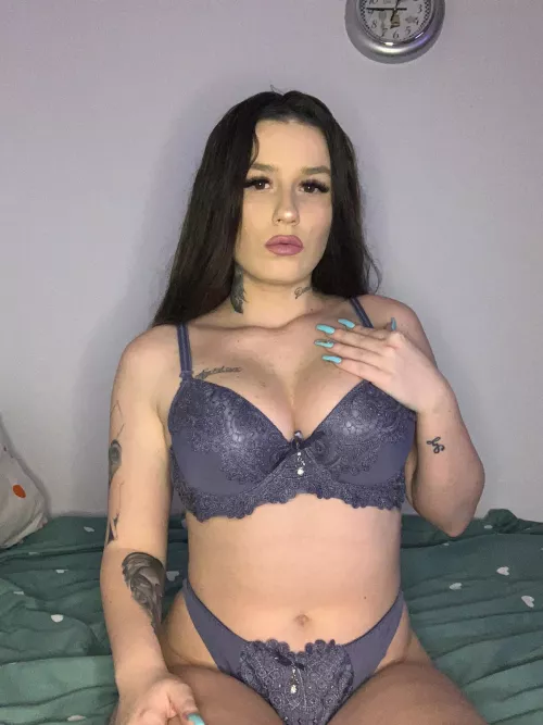 😍😍 by Prudent-Serve-3240