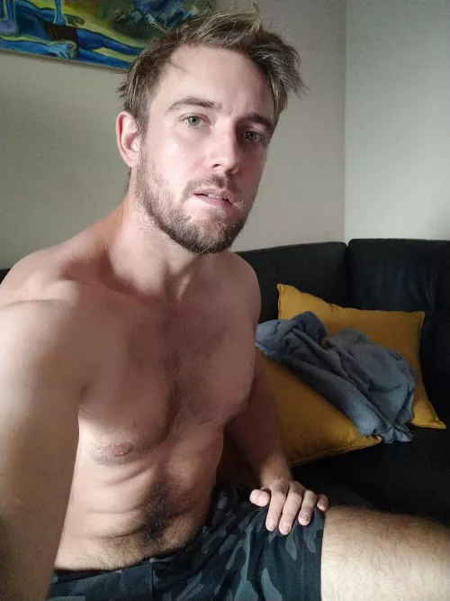 :))) by BenUKfriendly