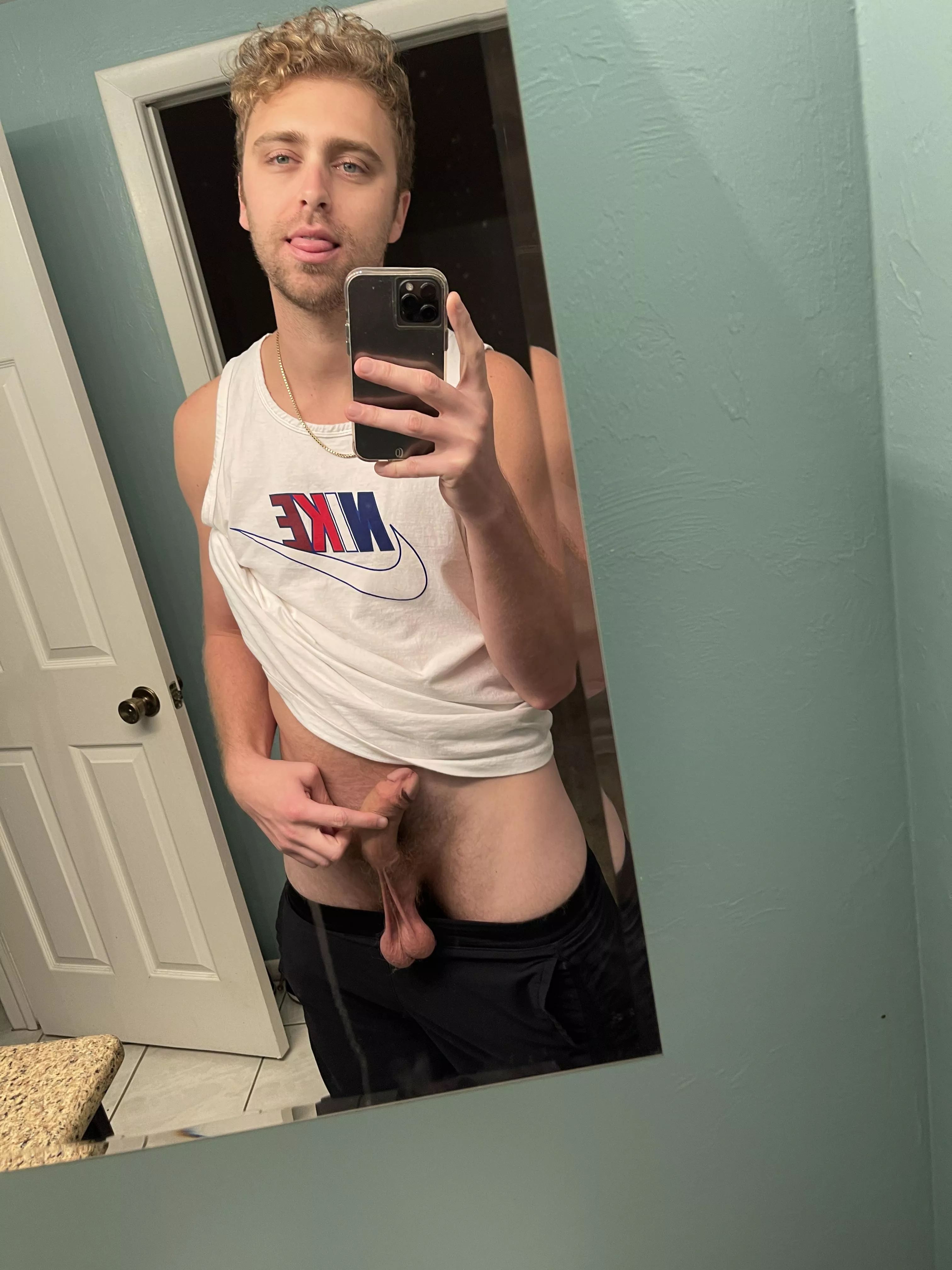 🍒 posted by ItsDustinDaring