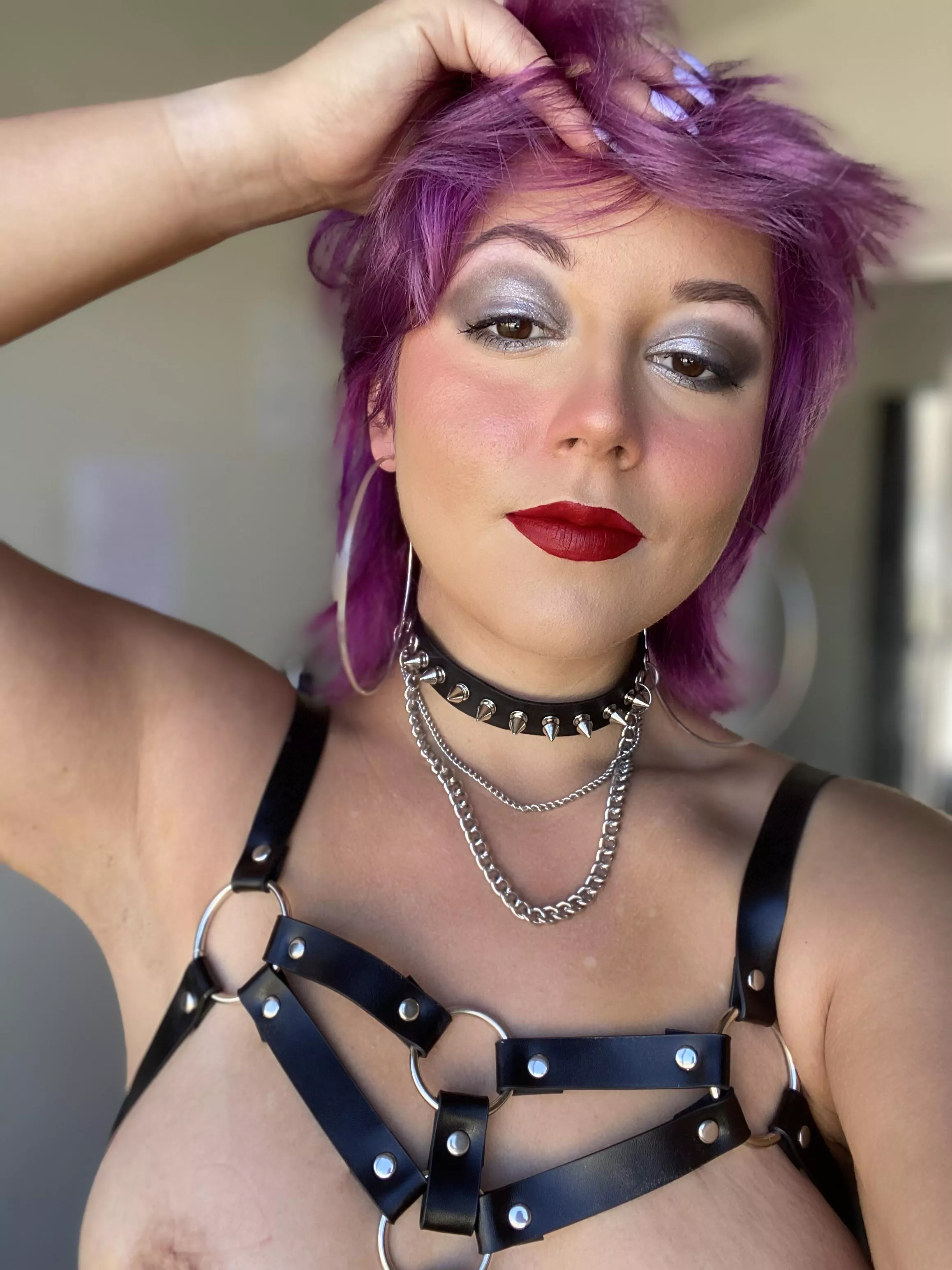 💜🖤 posted by lostandlonely99