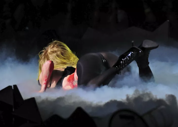 👩‍🦼🍑 by FermentedSnake