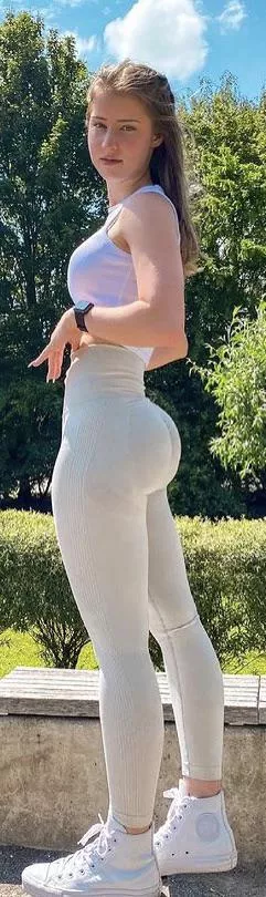 😮 posted by yatowowee