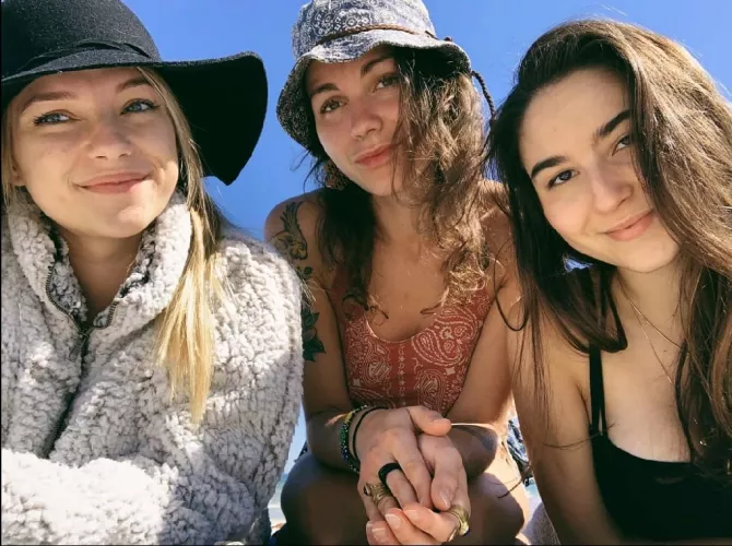 1 Blonde 2 Brunette by amason1968