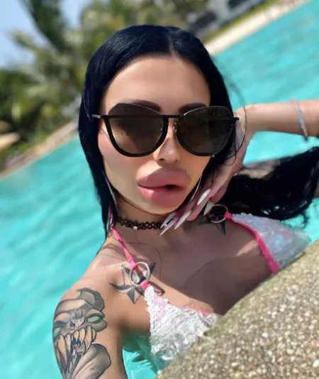 100% plastic wow by yourdumbsissyboy