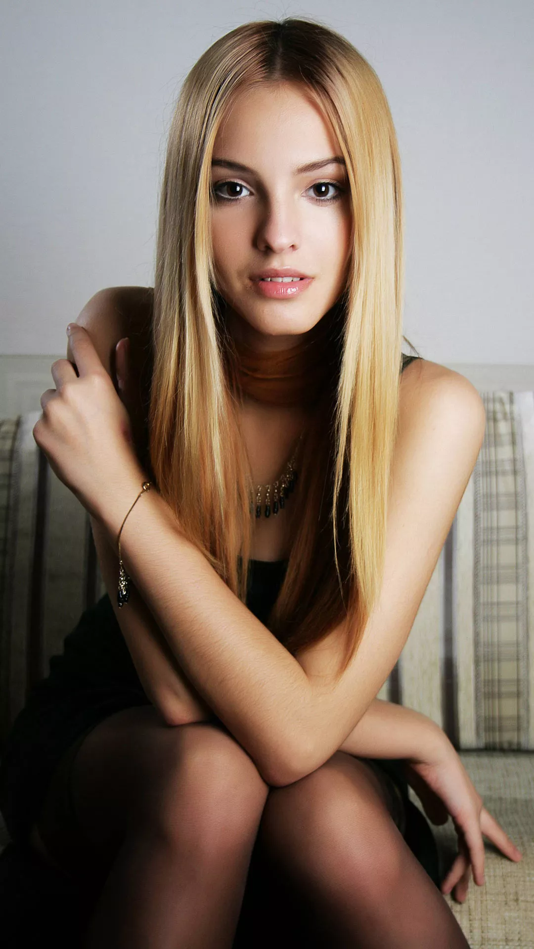 [1080x1920] X Post from rstockings posted by ILoveStockings