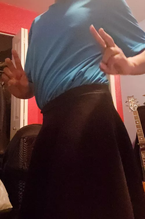 1/10, how cute do I look in this skirt? by LeonardoGamesLol