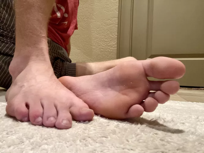 12 hour work day, 3 hour drive, and I’m finally home with family. Doesn’t mean I won’t be checking in on you guys. by BlondeBoyFoot