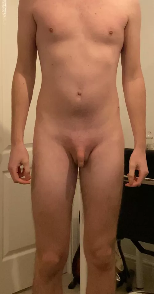 [18] 6’2 guy with a little willy by SpeedoStar03