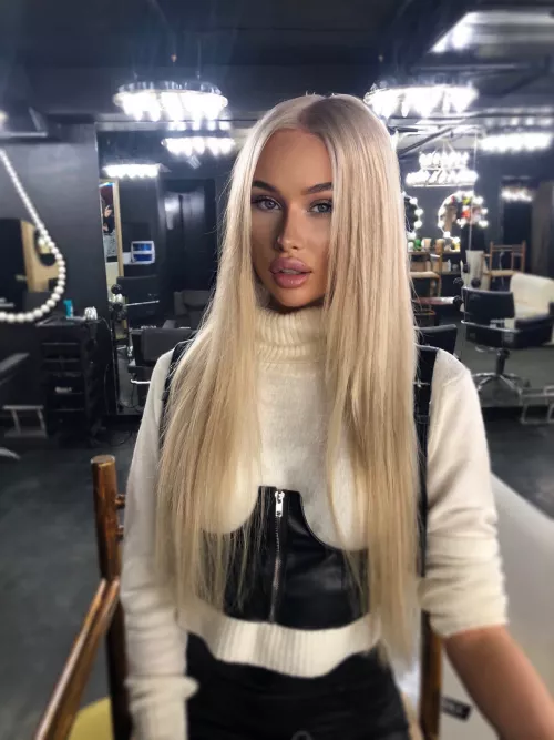 18 and innocent but looking for fun and get naughty 😈 by evaelegant