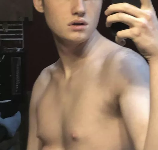 18 chaser for chub tops, message me with pics and let chat by Big-Adhesiveness-653