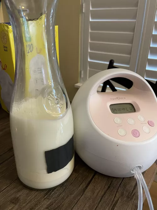 18 hours and almost 45oz pumped 💪 by helpmefindthisbook13