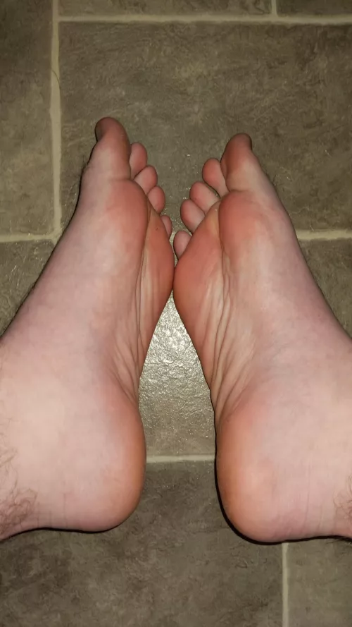 18 looking for a decent sized dick between my soles, DM me😉 by Kaden_ca