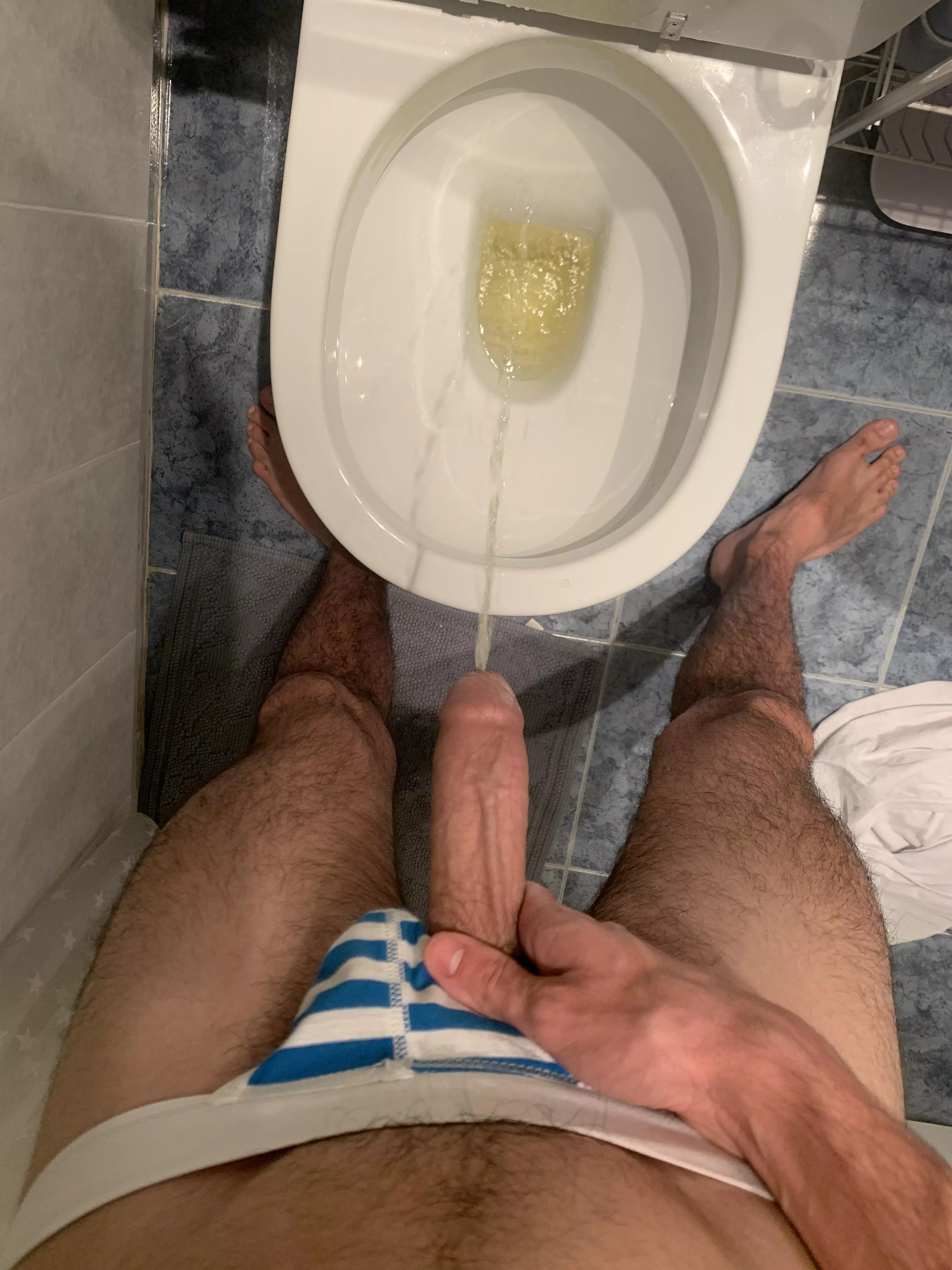 18 m a warm morning piss 🤤 posted by BJTwink2000
