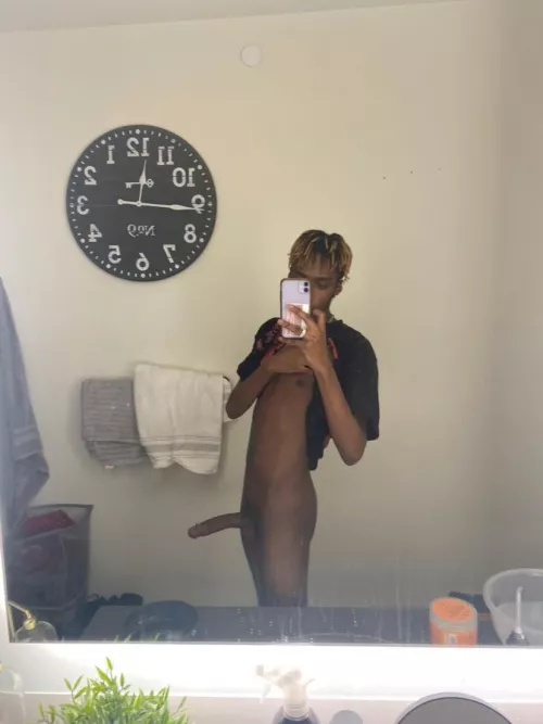 18 M Enjoying myself on vacation by NightmareJayy