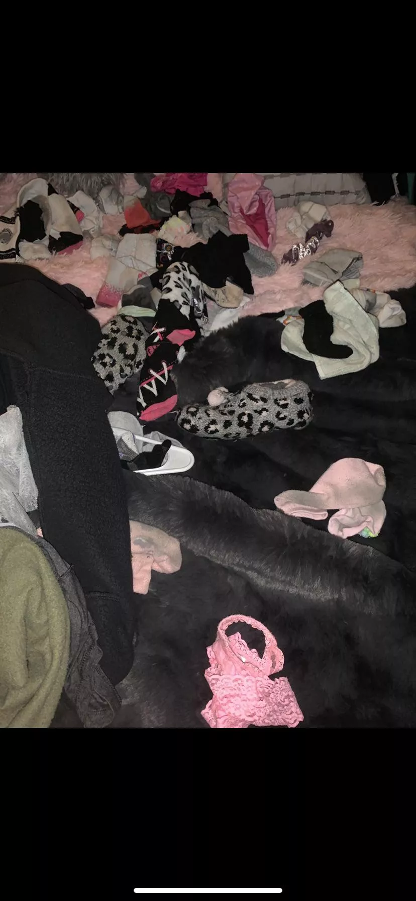 18 m . who wants my moms things :) snap @dahballer11 , let’s have fun posted by RevealLimp