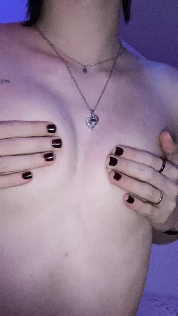 ✨18 & Petite✨ posted by ashey190