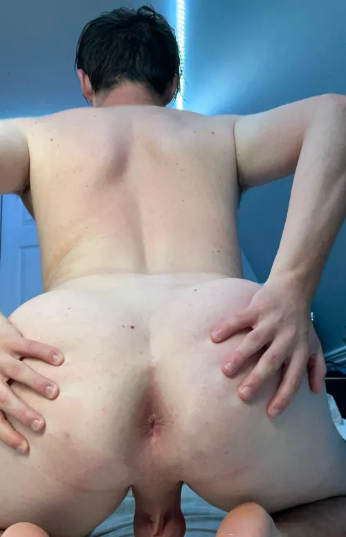 (18) stretch it open please by yeahyeett