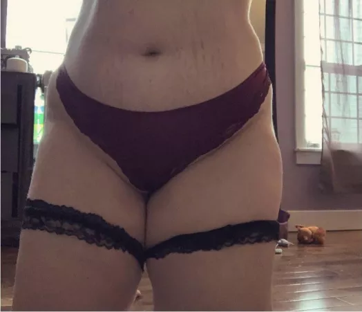(18f) are my hips too wide?🥺💗 by Allovey