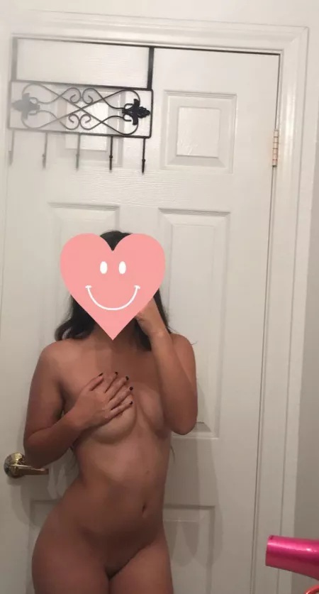 (18F) I <3 myself 💋 by Mysterious-Pair-978