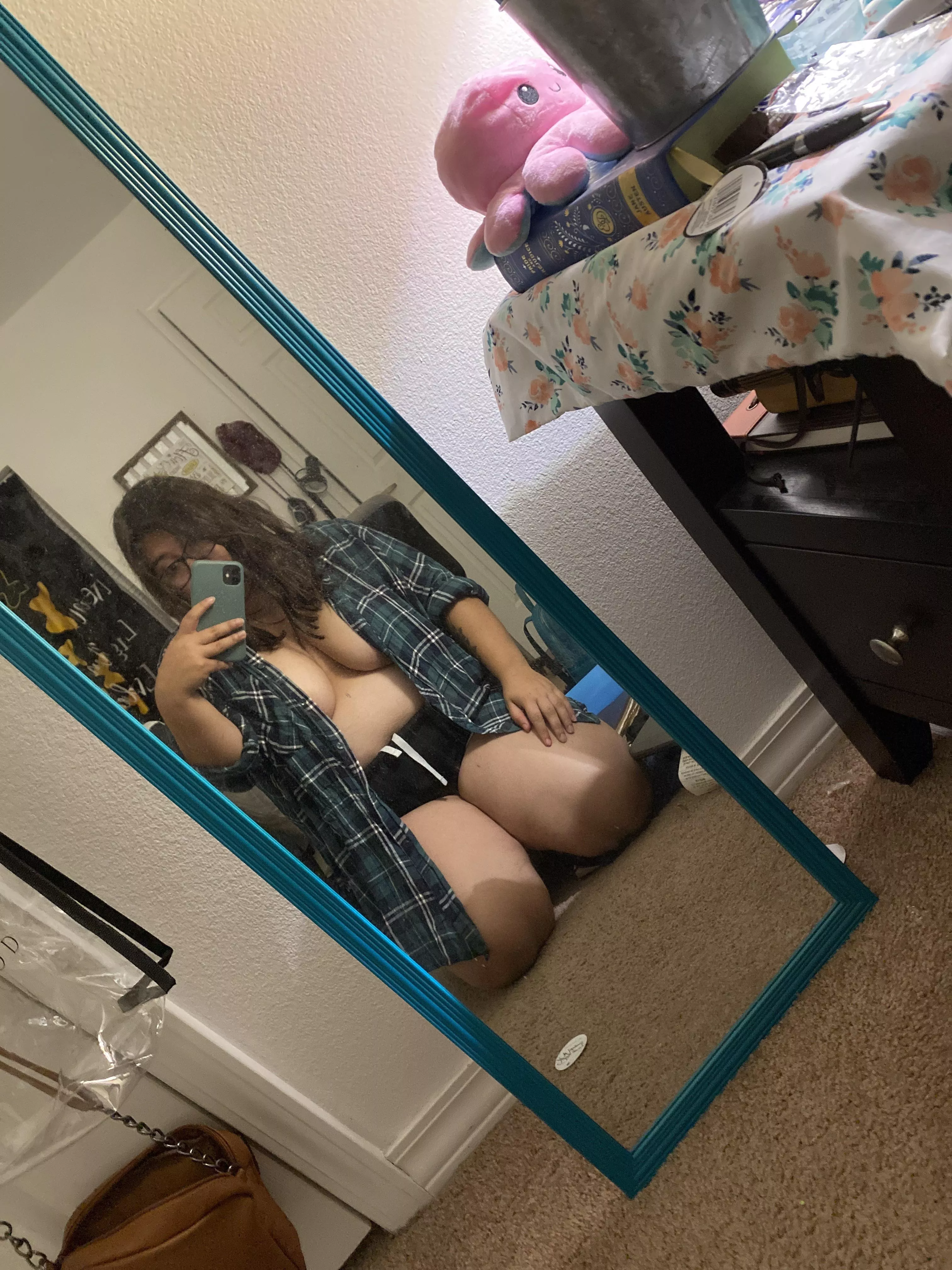 [18f] I need a confidence boost… posted by Papaya_Mariah