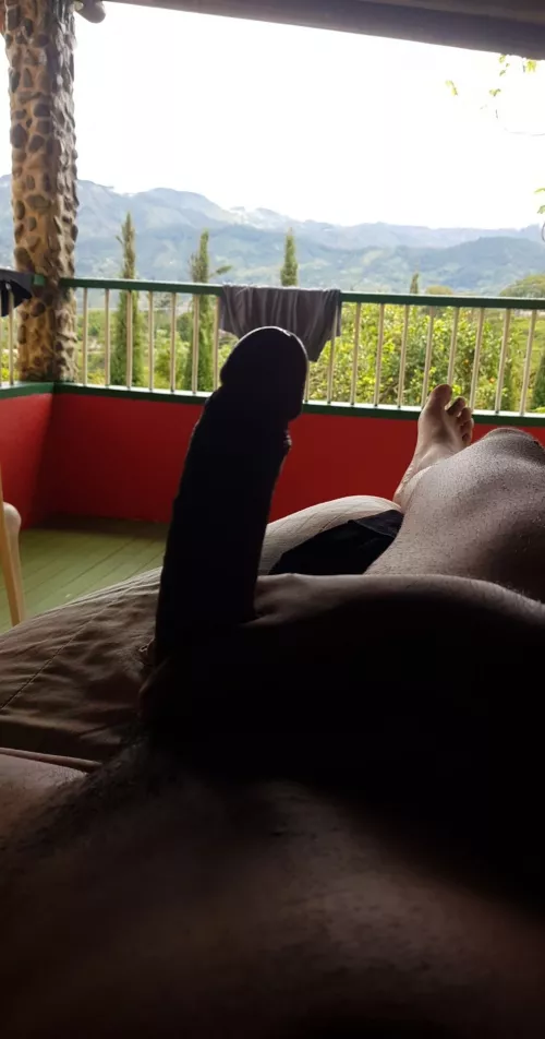 18m tried jerking off on rhe balcony of a resort for the first time..want to only jerk off outside ever since hmu by theydontknowimBi