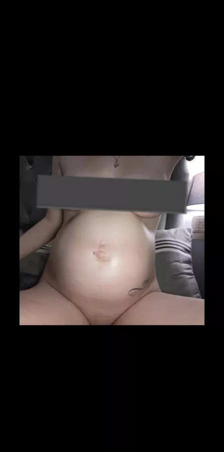 19 and pregnant 😉😈 by LillyHannah1999