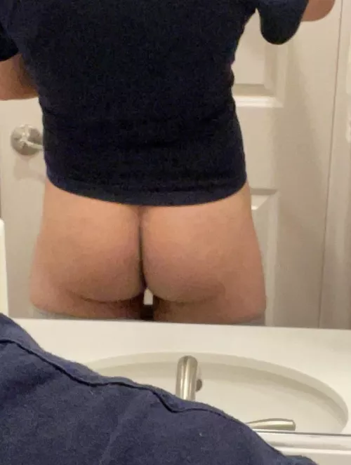 [19] Cute or nah? by naivestr8bro