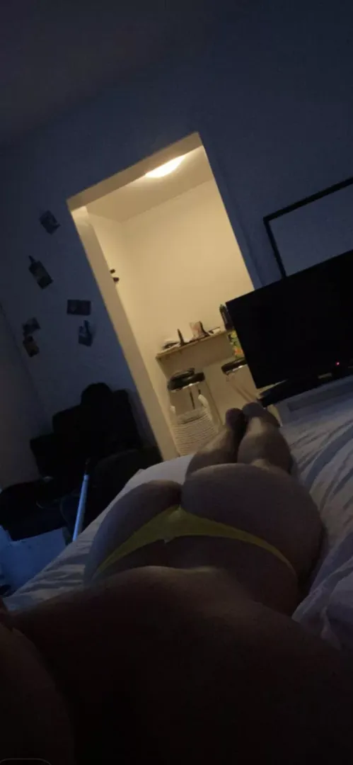 19, dm for more😅 posted by HotBag1815